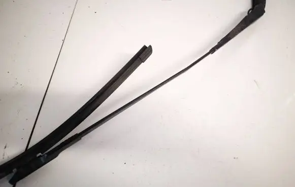 Volvo XC60 Front wiper blade arm 30758529