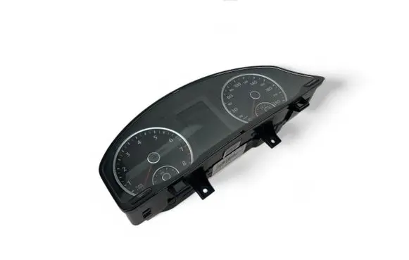 Volkswagen Tiguan Speedometer (instrument cluster) 5N0920872