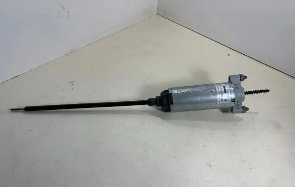 Mercedes-Benz CLS C218 X218 Seat adjustment motor 0130002622 P01215601