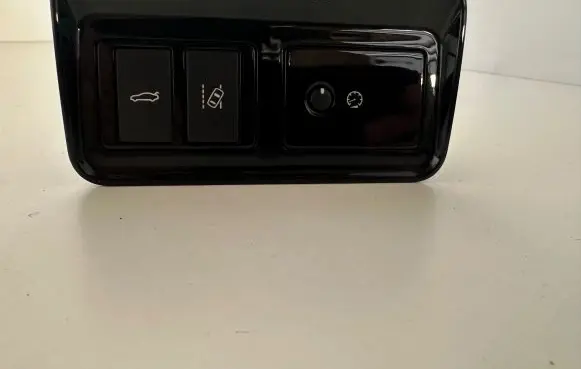 Jaguar XE Tailgate opening switch GX7311654HC 15110301