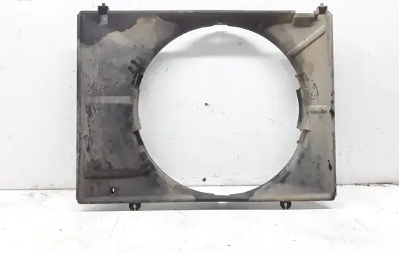 Mitsubishi Pajero Radiator cooling fan shroud MR404894