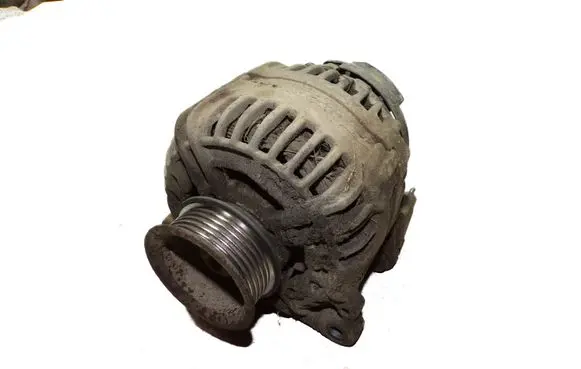 Volkswagen Golf IV Generator/alternator 028903030A 0124515125