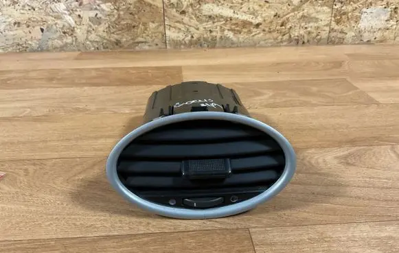 Ford Focus Dashboard side air vent grill/cover trim 6N41A014L2C 4M51A014L21AD 4M51A014L21HC