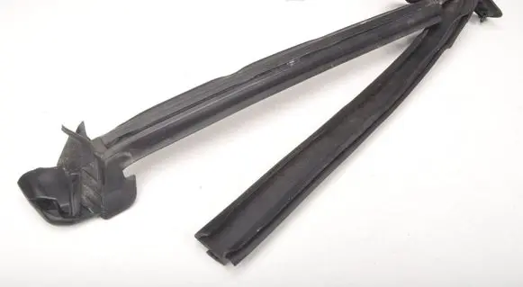 Ferrari California F149 Rear door windshield rail 