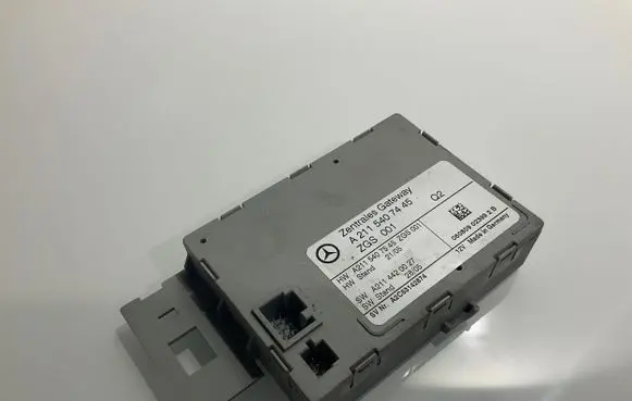 Mercedes-Benz E W211 Gateway control module A2115407445 A2115407545 A2114420027