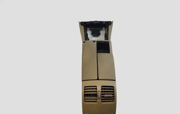 Mercedes-Benz C W204 Center console A2046800150 A2045401307