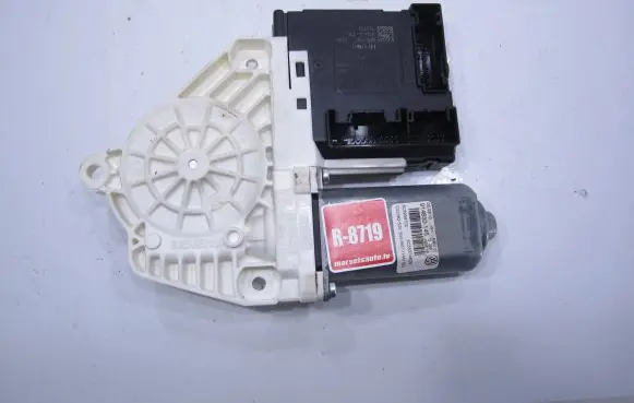 Volkswagen PASSAT CC Front door window regulator motor 3C0959792C 918434110 BRF001