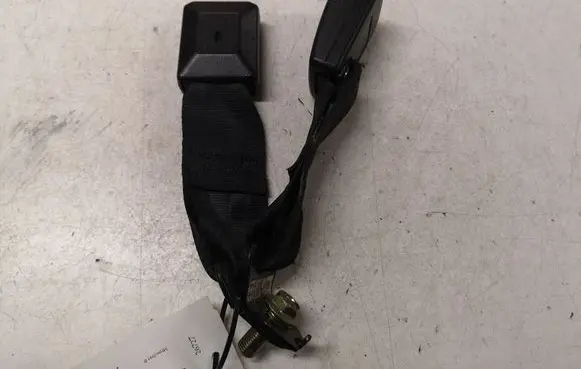 Mazda 3 I Rear seatbelt buckle