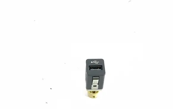 BMW 7 F01 F02 F03 F04 USB socket connector 9167196 61319167196