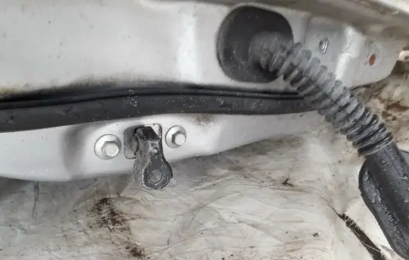 Honda FR-V Front door check strap stopper 