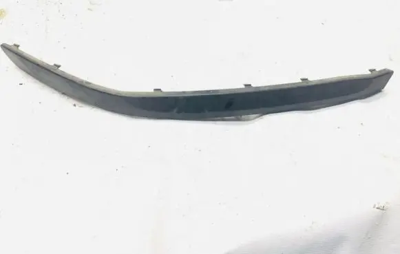 Front bumper splitter molding
