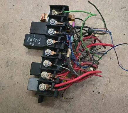 Audi A4 S4 B5 8D Fuse box set 4a0941822