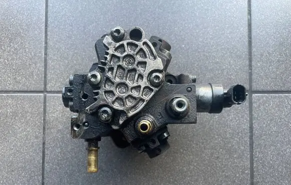 Mazda 3 I Fuel injection high pressure pump 0445010102