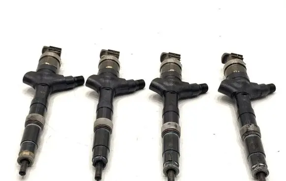 Toyota Avensis T250 Fuel injectors set 236700G010