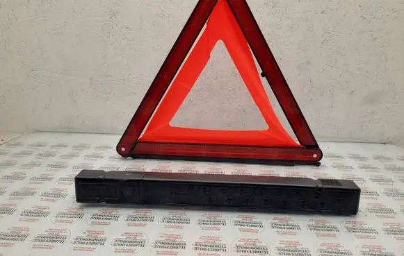 Seat Exeo (3R) Emergency warning sign 
