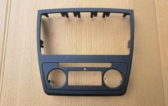 Skoda Yeti (5L) Radio/GPS head unit trim 5L0858069H