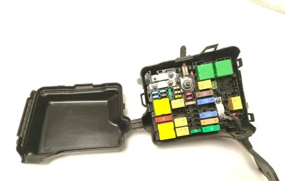 Citroen C3 Aircross Fuse module 9671924480
