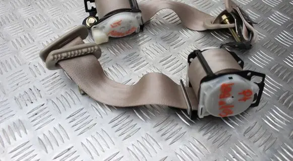 Honda Legend III KA9 Seat belt trim 