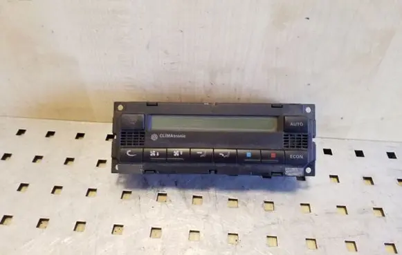 Volkswagen PASSAT B5.5 Climate control unit