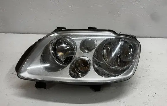 Volkswagen Touran I Headlight/headlamp 1T0941005F