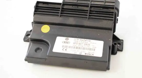 Audi Q7 4L Central body control module 4F0907280E