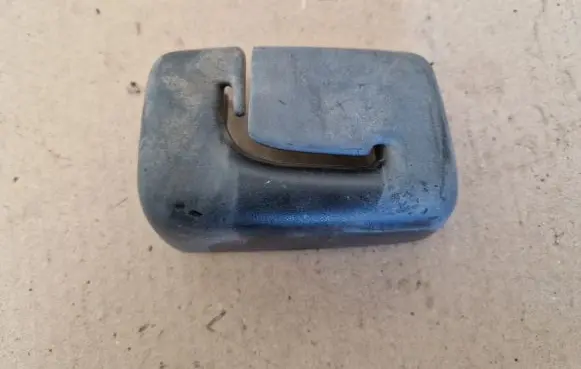 Volkswagen PASSAT B4 Seat belt trim 357857829
