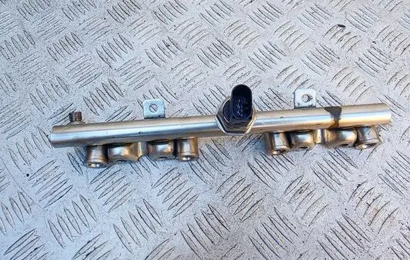 Mini Cooper Countryman R60 Fuel main line pipe 7592426 V759242680 7537319