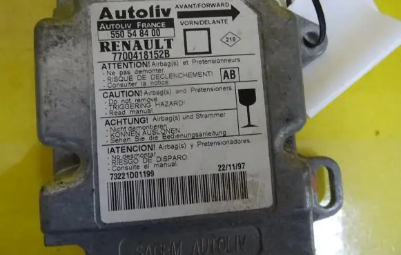 Renault Megane I Airbag control unit/module 7700418152B 550548400