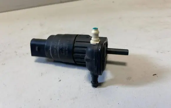 Volkswagen Golf V Windscreen/windshield washer pump 1K6955651 3083501