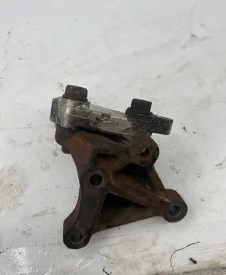 Honda Accord Engine mounting bracket 20SDA