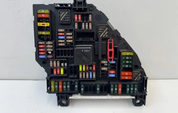 BMW 5 F10 F11 Fuse module 9264924