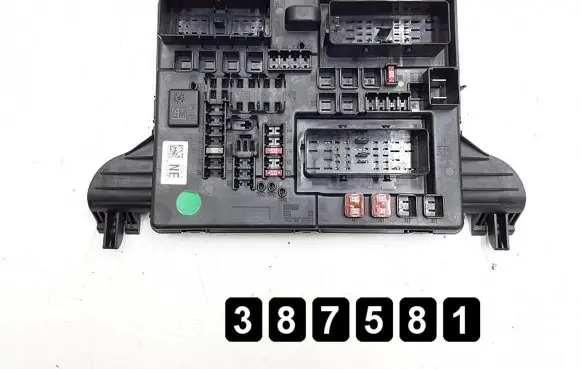 Opel Insignia A Fuse module 1327732104