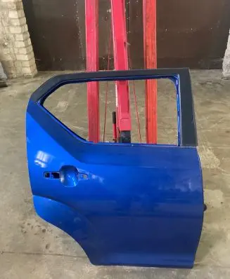 Suzuki Ignis Rear door