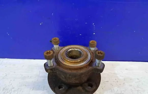 Volvo XC70 Rear wheel hub 31262356 31360027