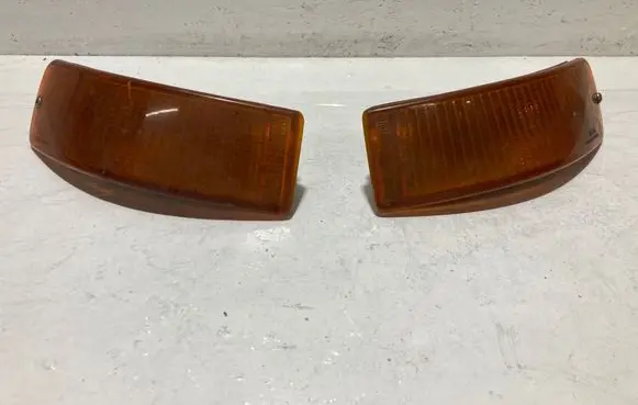 Audi 80 90 B3 Front indicator light 8A0953050 8A0953049