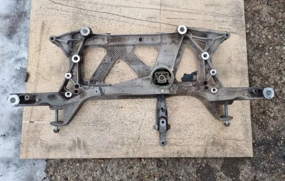 Volkswagen PASSAT B8 Front subframe 3Q0199369E