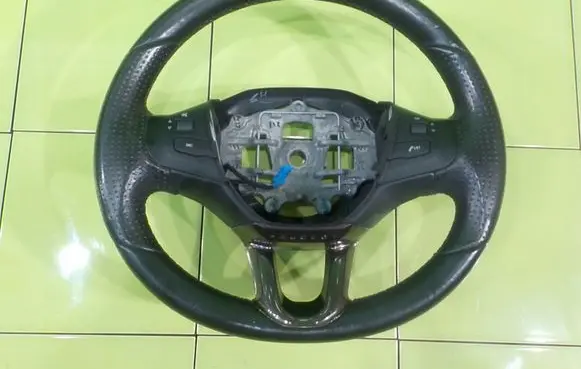 Peugeot 2008 I Steering wheel 6191373 UP114