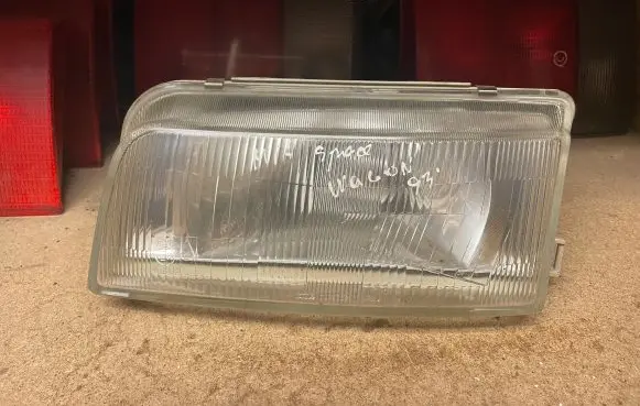 Mitsubishi Space Wagon Headlight/headlamp 11037623 11037624