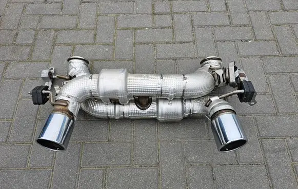 Maserati MC20 Muffler ending 670214544 MUF240C00 05622D189