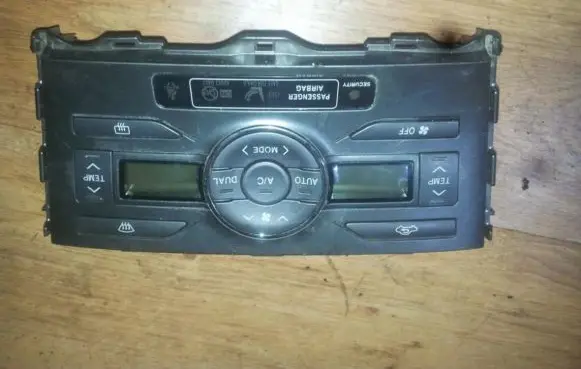 Toyota Auris 150 Climate control unit 5590002221 8l2661102k5pb