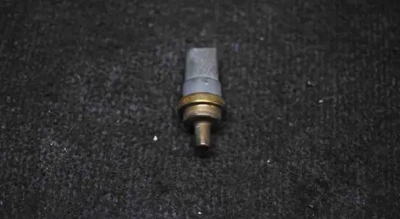 Volkswagen Golf VI Oil temperature sensor 06A919501A