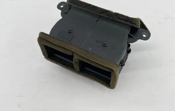 Volkswagen Touareg I Other center console (tunnel) element 7L0820526C