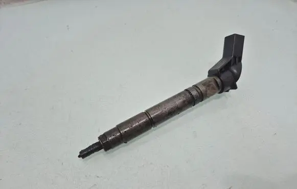 Fuel injector