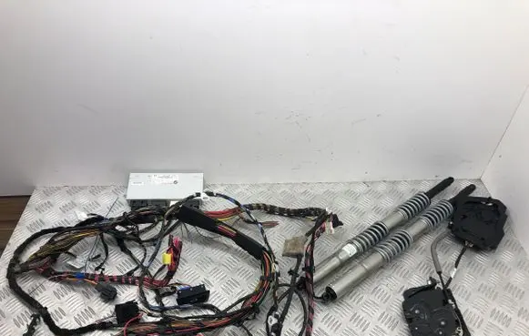BMW 5 F10 F11 Tailgate hydraulic set 912935105