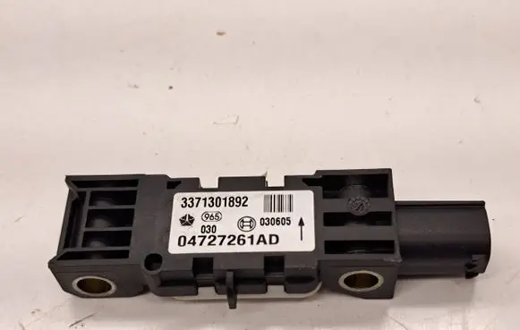 Chrysler Voyager Airbag deployment crash/impact sensor 04727261AD 3371301892