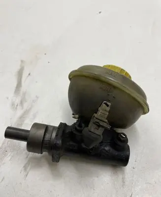 Audi 80 90 S2 B4 Master brake cylinder 893611307A