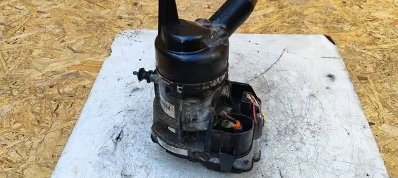 Peugeot 308 Power steering pump 9684979180 GEP58C