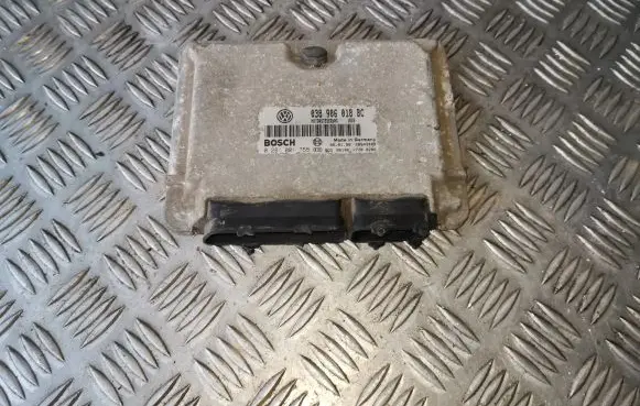 Skoda Octavia Mk1 (1U) Engine control unit/module 038906018BC 0281001755