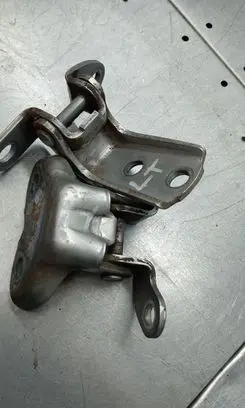 Toyota Avensis Verso Rear door upper hinge 