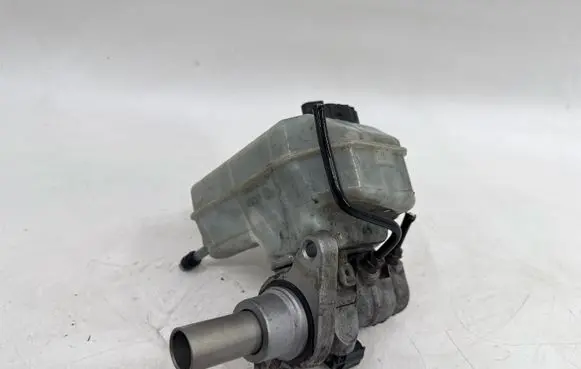 Master brake cylinder